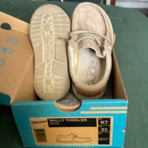 Hey Dude Wally Toddler size 7